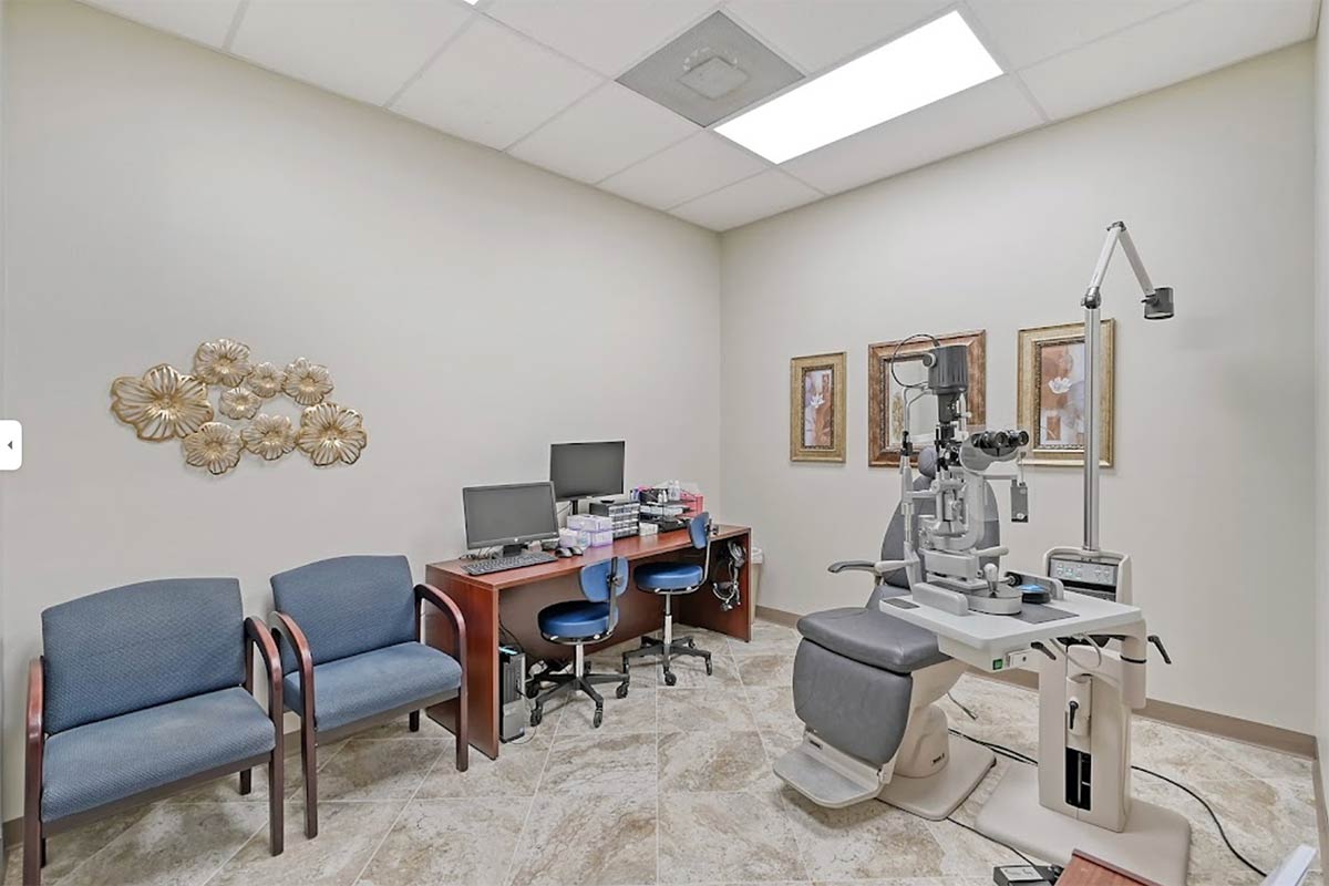 Photo of Interior of Shane Retina Opthalmology Clinic South Sarasota Location
